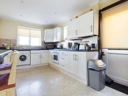 Staplefield Drive, Brighton, BN2 - Photo 3