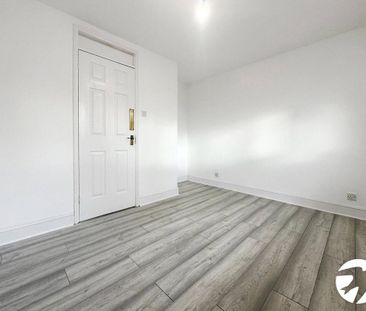 2 bedroom end of terrace house to rent - Photo 4