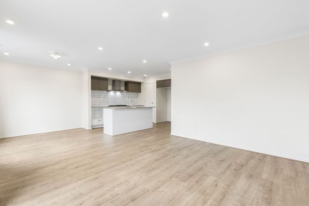 Minutes away from Donnybrook Station! - Photo 1