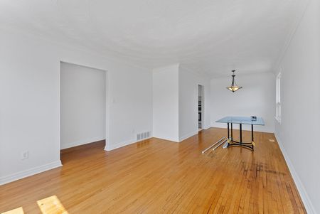 For Lease - 379 Tamarack Circle Unit# MAIN, Oakville, Ontario - Photo 4