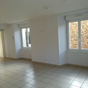 APPARTEMENT DE TYPE 1 RDC VARENNE A FERRUSSAC - Photo 2