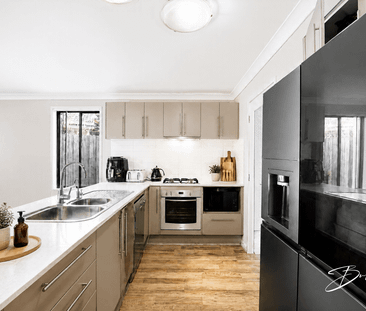 SPACIOUS FAMILY LIVING | MULTIPLE LIVING AREAS | GREAT ENTERTAINING - Photo 5