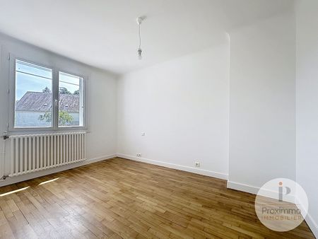 A Louer Maison rénovée avec jardin, dans un quartier recherché de Questembert 56230 - Photo 5