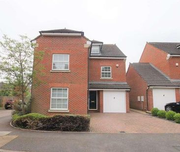Stirling Avenue, Pinner, HA5 - Photo 2