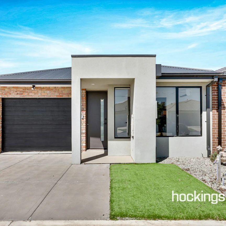 56 Woodman Circuit, - Photo 1