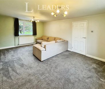 3 bedroom house to rent Bay View Crescent, Little Oakley, CO12 - Photo 2