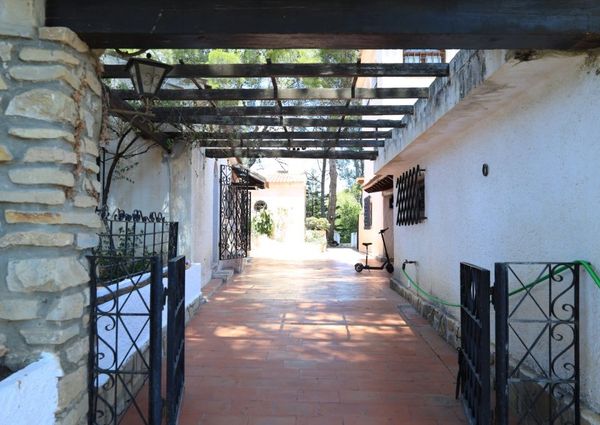 Finca for rent with 10 bedrooms with swimming pool for all year round