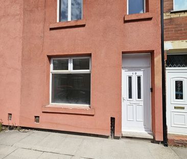 3 Bed Terraced House, Southbourne Street, M6 - Photo 4