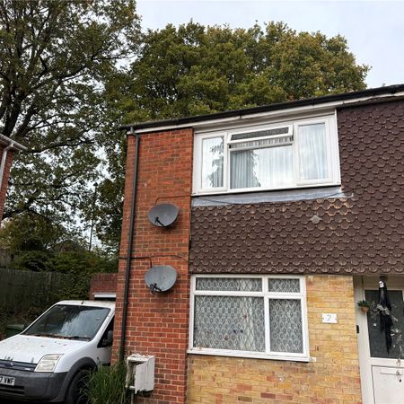 2 bedroom maisonette to rent Rutland Way, Southampton, Hampshire, SO18 - Photo 3