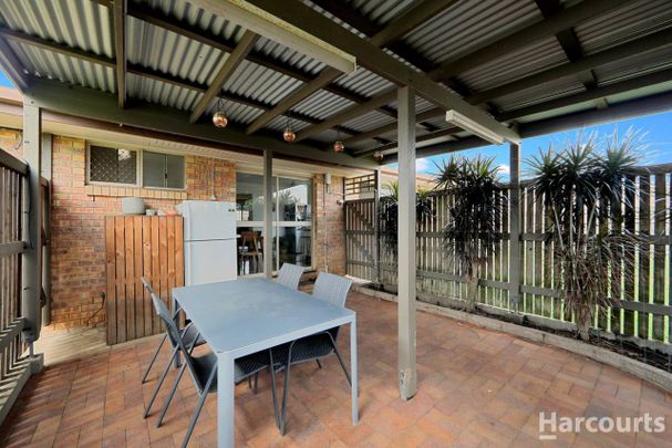 Charming 3 Bedroom Brick Home in a Great Neighbourhood - Photo 1
