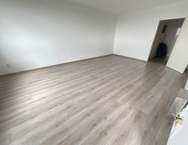 Schönes WG Zimmer mit eigenem Balkon - Photo 1