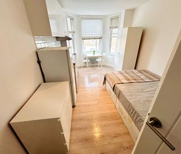 Studio Flat, Meyrick Road, NW10 - Photo 2