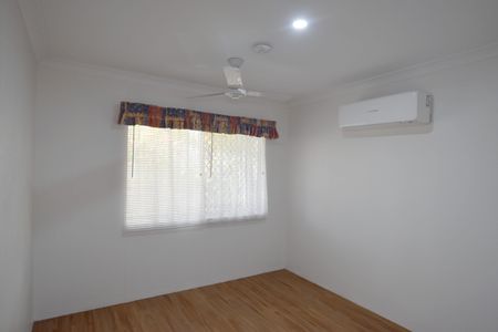 ::TWO BEDROOM UNIT WITHIN WALKING DISTANCE TO THE MARINA! - Photo 5