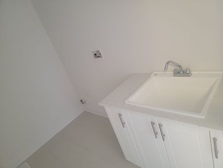 For Lease - 1326 Anthonia Trail Unit# Upper Lvl, Oakville, Ontario - Photo 2