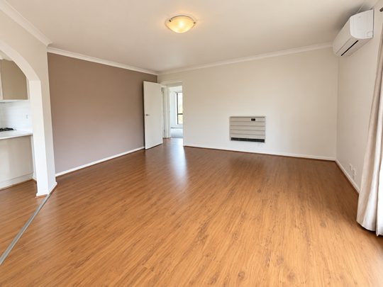 2 bedroom unit. - Photo 1