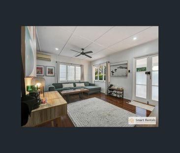 Charming Home with Modern Touches - Photo 3