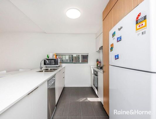 Modern Unit in the Heart of Chermside - Photo 1