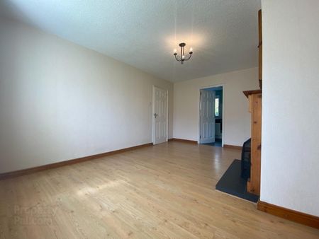 70 Lawnmount Crescent - Photo 5