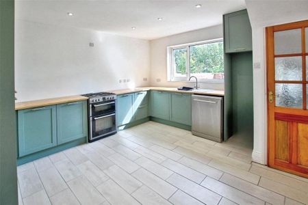 2 bedroom terraced house to rent - Photo 5