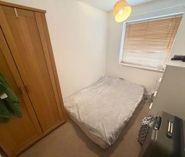 2 bedroom semi-detached house to rent - Photo 5