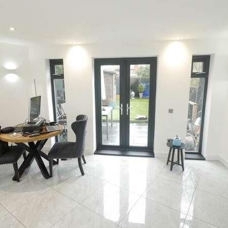 Nash Close, Hatfield, AL9 - Photo 1