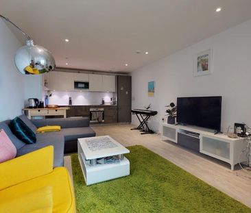 2 bedroom flat to rent - Photo 2