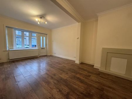 2 bedroom end of terrace house to rent - Photo 3