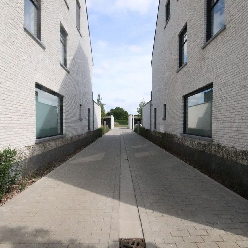 Lichtrijk, ruim, 2 slaapkamer nieuwbouwappartement te Hansbeke - Foto 1