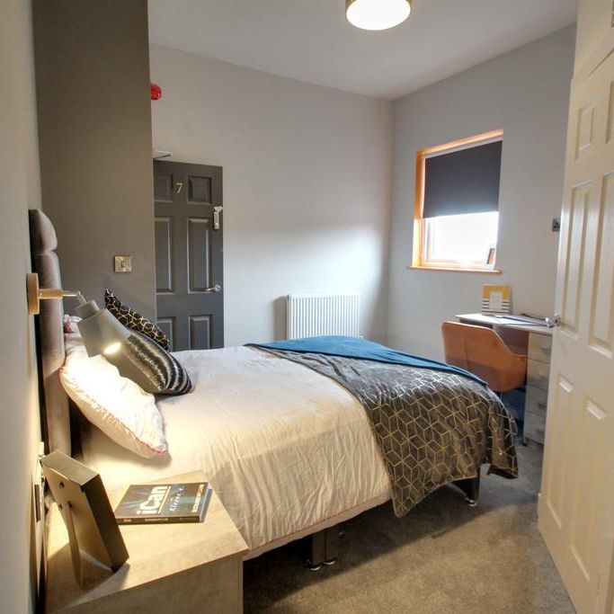 1 bedroom in a house share to rent - Photo 1