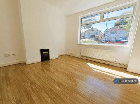 2 bedroom semi-detached house to rent - Photo 5