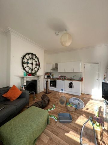 2 bedroom house share to rent - Photo 2
