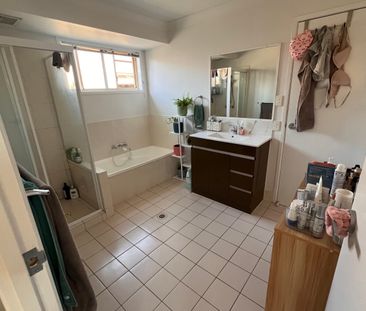 Burleigh Waters - Photo 1