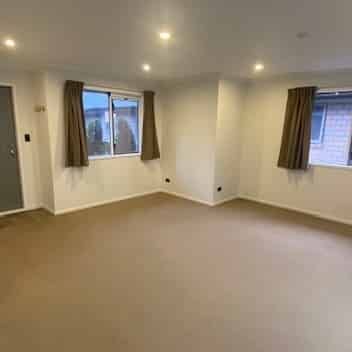 Contemporary Comfort in the Heart of Hamilton – 3 Bedrooms + Double Garage - Photo 1