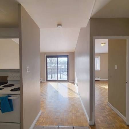 308 - 80 Blackfriar Ave: Spacious and Ready for Immediate Move-In! - Photo 4