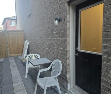 For Lease - 1053 Orenda Street, Pickering, Ontario - Photo 2