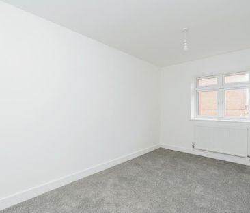 2 bedroom semi-detached house to rent - Photo 4
