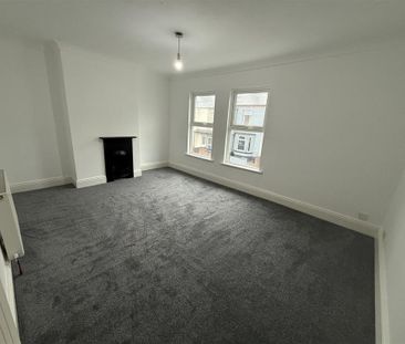 2 bedroom end of terrace house to rent - Photo 6