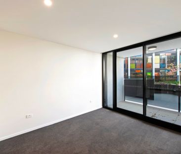 Luxury Living On The Foreshore - Photo 4