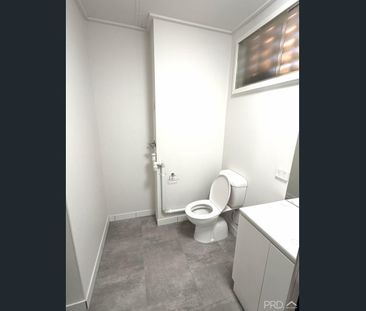 FRESHLY RENOVATED, CLOSE TO CBD - Photo 4