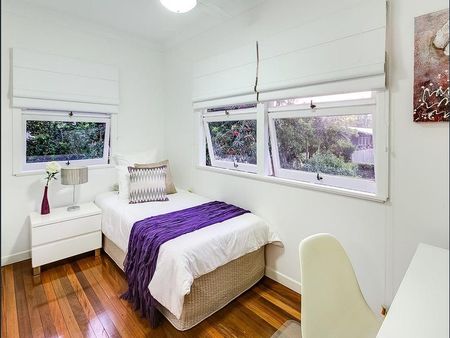 23 Newcastle Street, Fairfield QLD 4103 - House For Rent - $750 | Domain - Photo 3