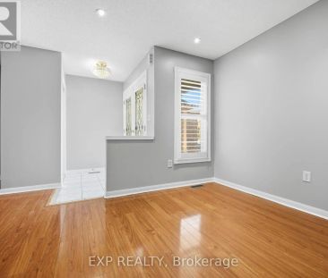 48 MOUNT RANIER CRESCENT - Photo 1