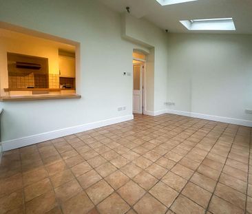 3 bedroom end of terrace house to rent - Photo 1