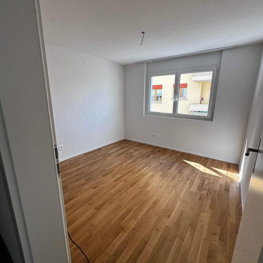 NEW 3.5-ROOM APARTMENT ON THE 3RD FLOOR - Photo 1