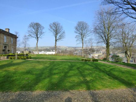 Holly Mount House, Holly Mount Way, Rawtenstall, Rossendale, BB4 - Photo 2