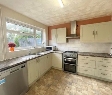 Westlea Road, Leamington Spa, CV31 - Photo 3