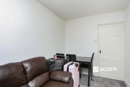 Flat to rent - Baring Road, Grove Park, SE12 - Photo 3