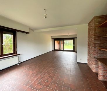 ZEER RUIME HALFOPEN BEBOUWING MET 4 SLPK EN ZUIDTUIN - Photo 1