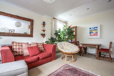 A bright and spacious two double bedroom property in Crouch End - Photo 3