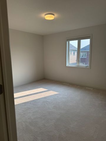 For Lease - 32 Twinleaf Crescent, Adjala-Tosorontio, Ontario - Photo 3