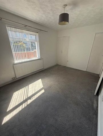 27a Kilwarlin Crescent, Belfast, BT8 7EN - Photo 5